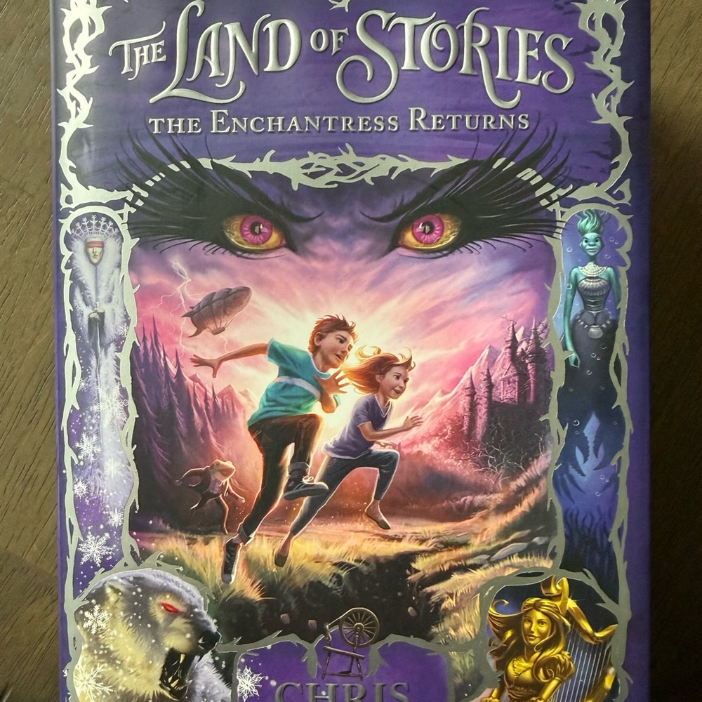 Signed copy of The Land of Stories: The Enchantress Returns by Chris Colfer